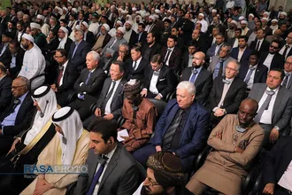 دیدار مسئولان نظام، سفرای کشور&zwnj;های اسلامی و میهمانان کنفرانس وحدت با رهبر انقلاب