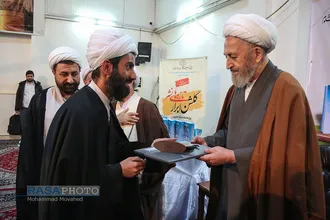 رونمایی از تازه&zwnj;های نشر گلشن ابرار توسط حضرت آیت الله سبحانی