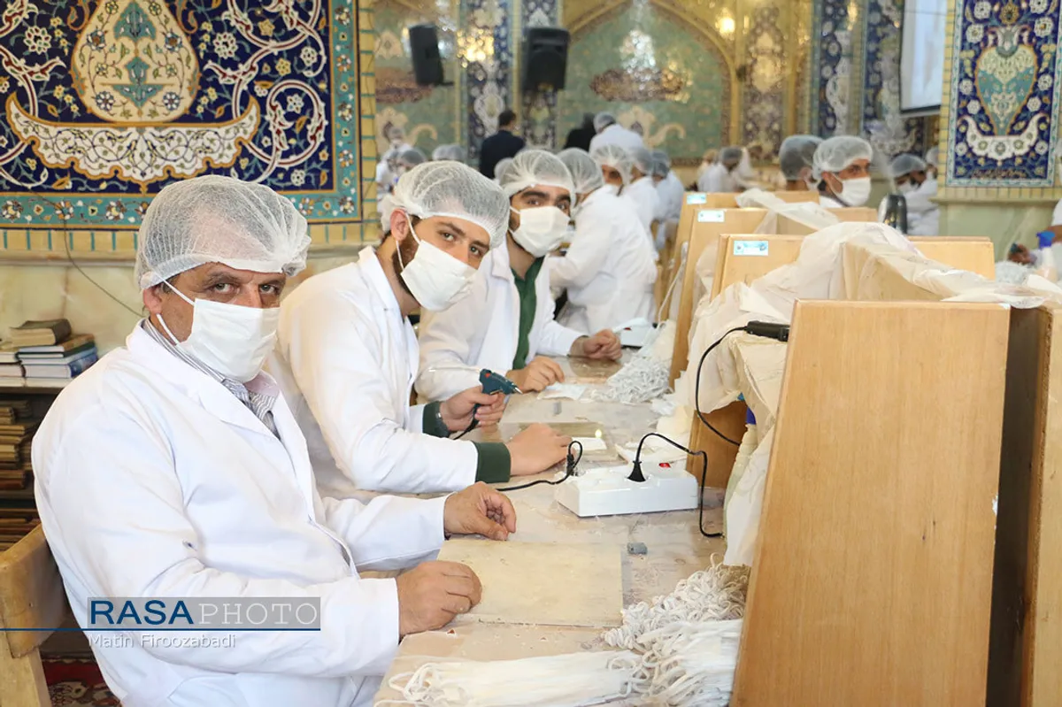 کارگاه جهادی تولید ماسک در حسینیه بنی فاطمه اصفهان