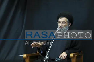 گرامیداشت رهبر شهید انقلاب در بیت حضرت آیت الله نوری همدانی