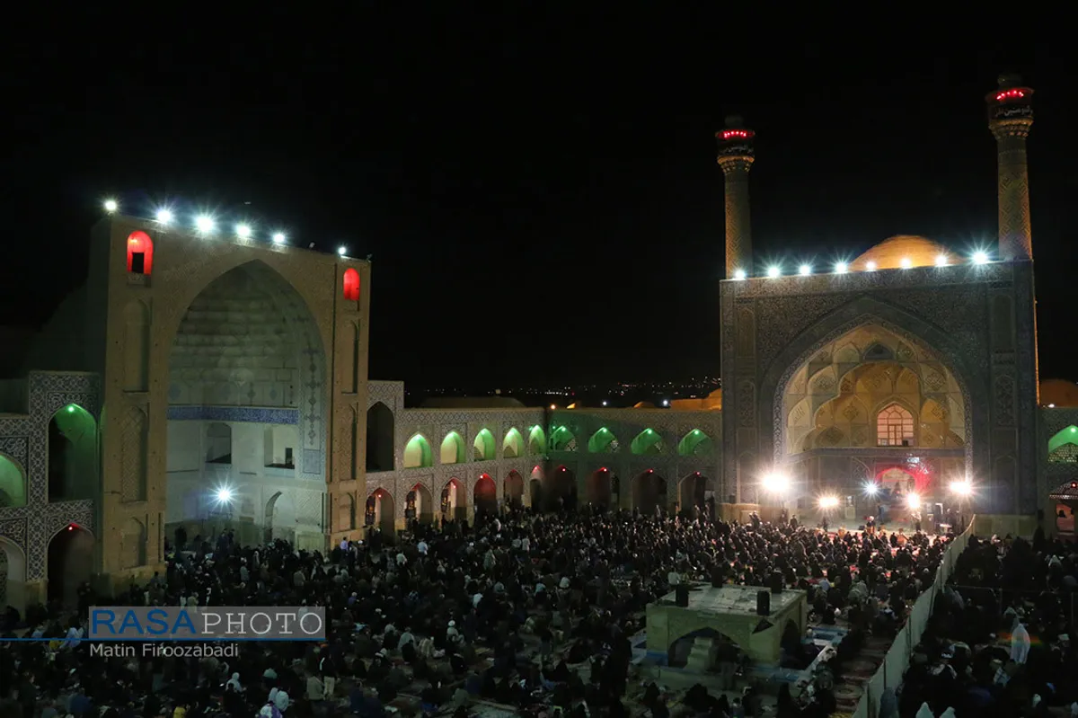 مزاسم احیاء شب بیست یکم ماه مبارک رمضان در مسجد جامع اصفهان