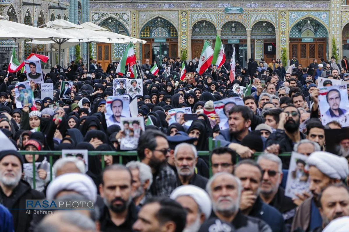 تشییع پیکر ۸ شهید بمباران محله دروازه ری قم