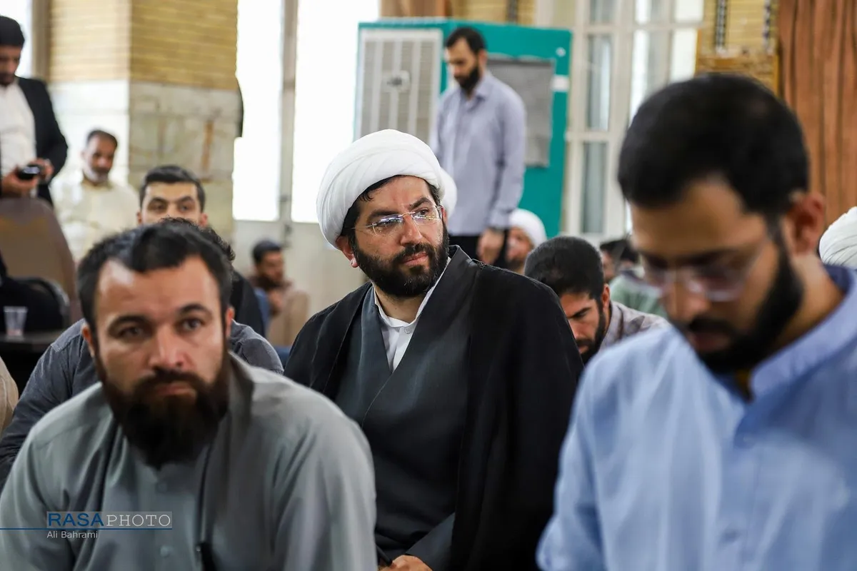 عمامه&zwnj;گذاری تعدادی از طلاب حوزه&zwnj;های علمیه در روز میلاد حضرت امام حسن عسکری (علیه&zwnj;السلام) توسط آیت الله شب&zwnj;زنده&zwnj;دار