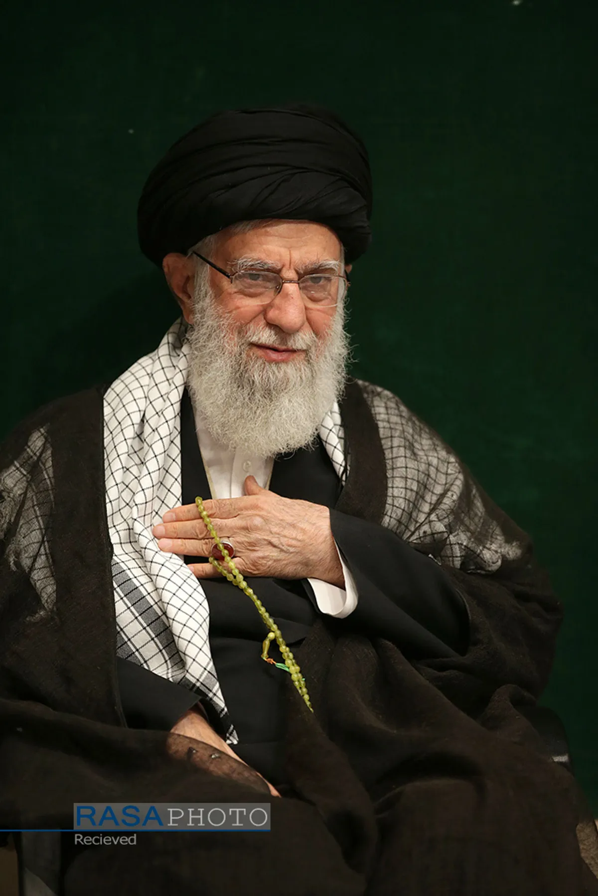 اولین شب مراسم عزاداری حضرت اباعبدالله الحسین (علیه&zwnj;السلام) با حضور رهبر انقلاب امام خامنه ای