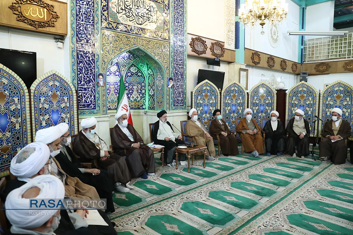 دیدار جمعی از علما و شخصیت&zwnj;های حوزوی با رئیس جمهور