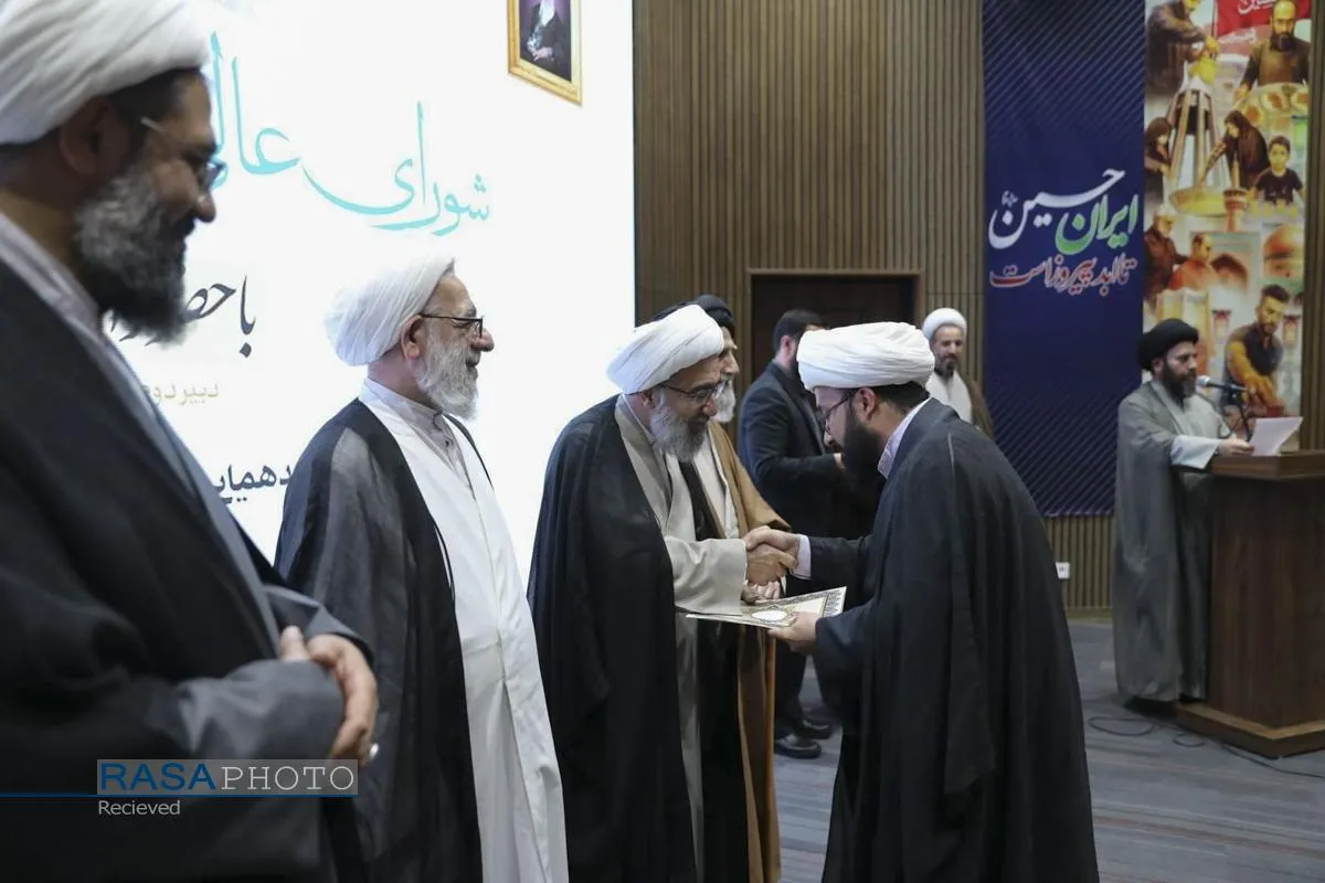 گردهمایی مبلغین استان همدان با حضور آیت الله مروی