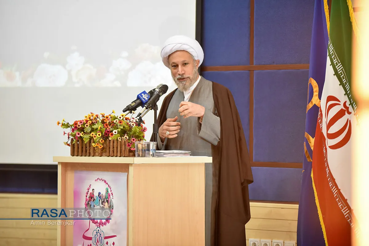 نخستین همایش خانواده متعالی در شیراز