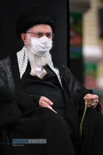 مراسم عزاداری شب عاشورای حسینی (علیه&zwnj;السلام) با حضور رهبر انقلاب