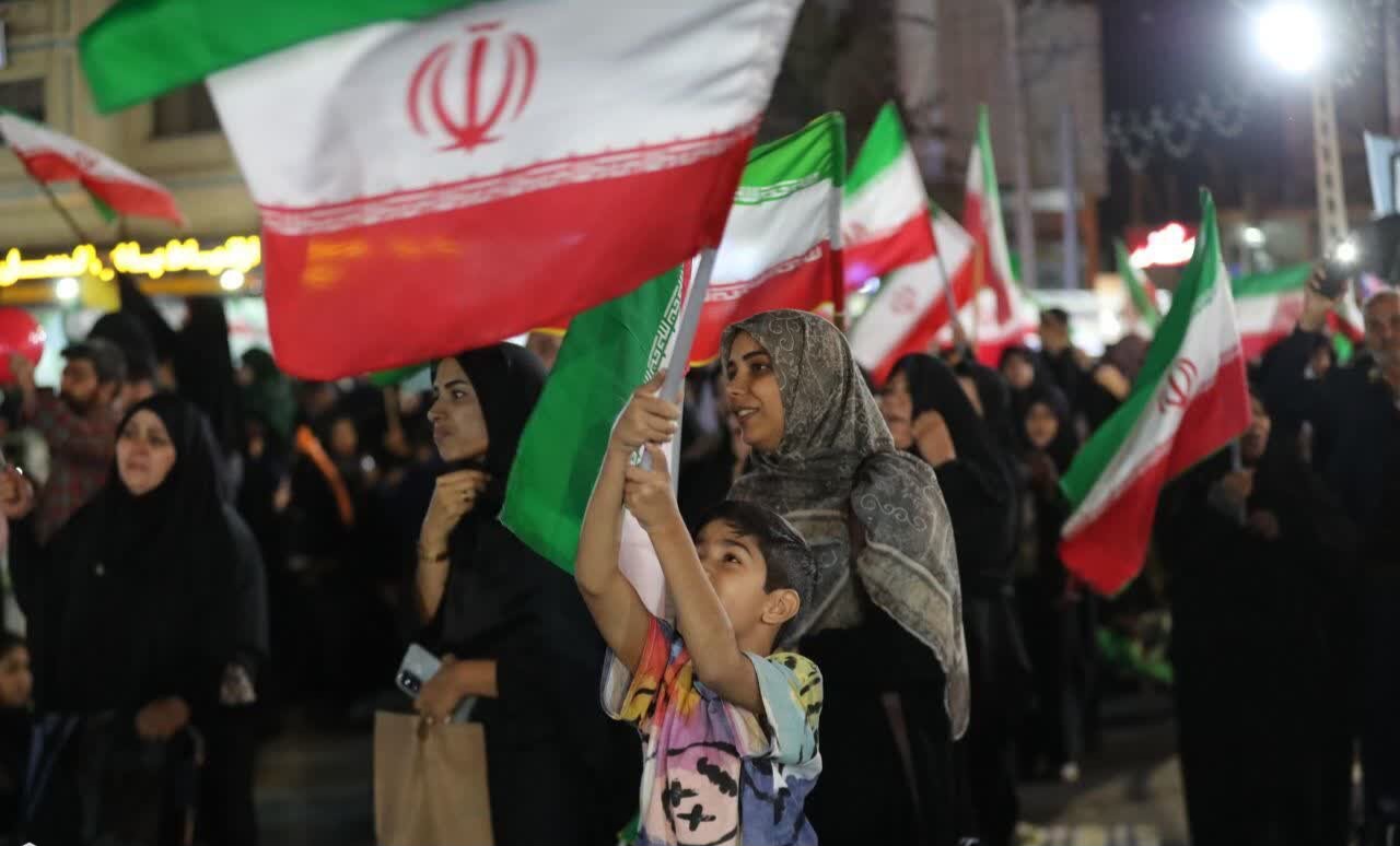 کنشگری بانوان چهارمحال و بختیاری در سنگر خیابان؛ از دوخت پرچم تا برپایی مواکب کنشگری بانوان چهارمحال و بختیاری در سنگر خیابان؛ از دوخت پرچم تا برپایی مواکب