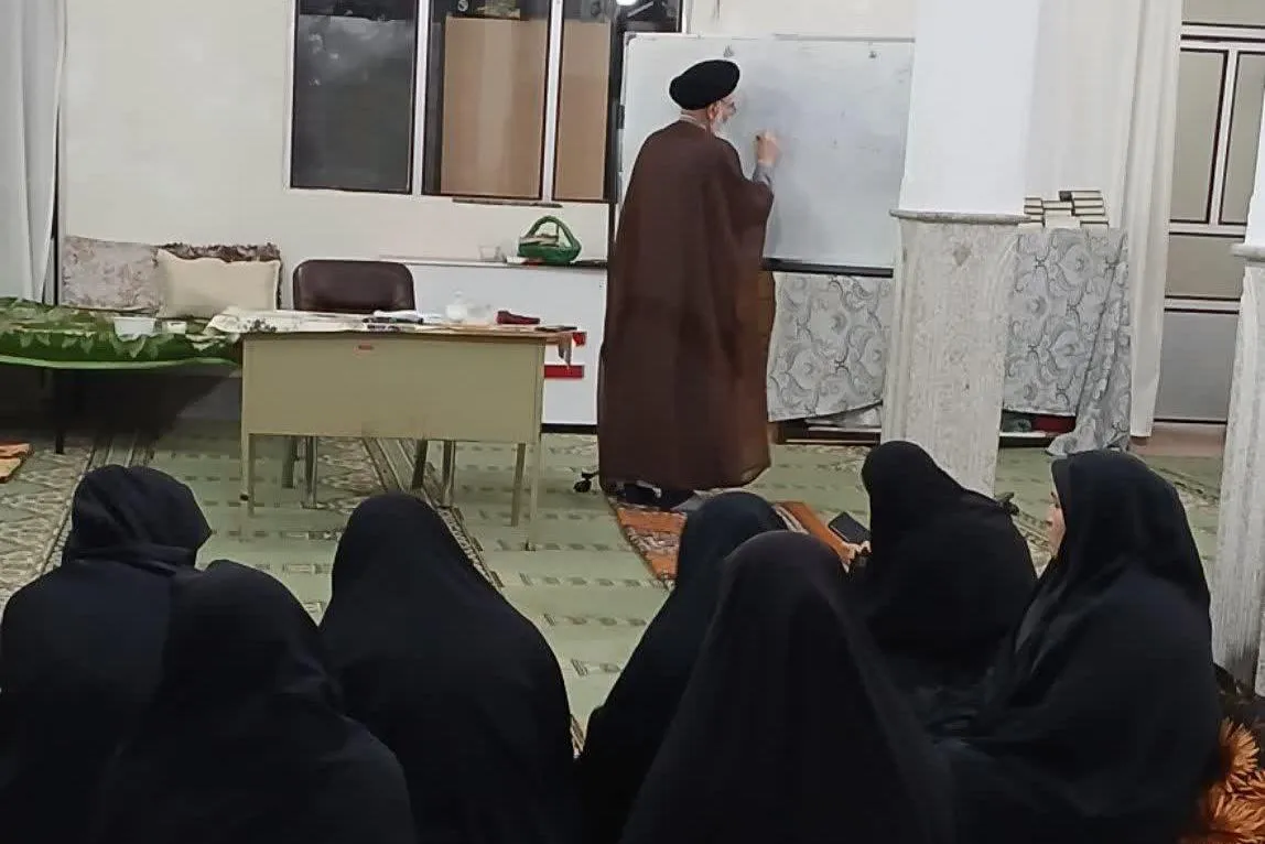 برگزاری کلاس اخلاق در بستان‌آباد با محوریت تبیین هدف خلقت و مفهوم عبادت