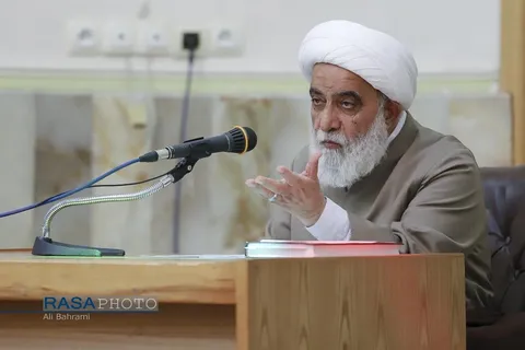 حاج شیخ عبدالکریم حائری با تدبیر قدم به میدان سیاست نهاد + فیلم