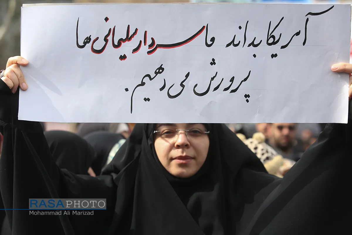 حضور سردار شهید حاج قاسم سلیمانی در راهپیمایی ۲۲ بهمن ۱۳۹۸
