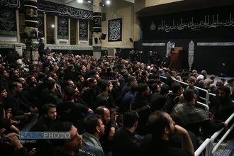 مراسم عزاداری شب شام غریبان حسینی (علیه&zwnj;السلام) با حضور رهبر انقلاب