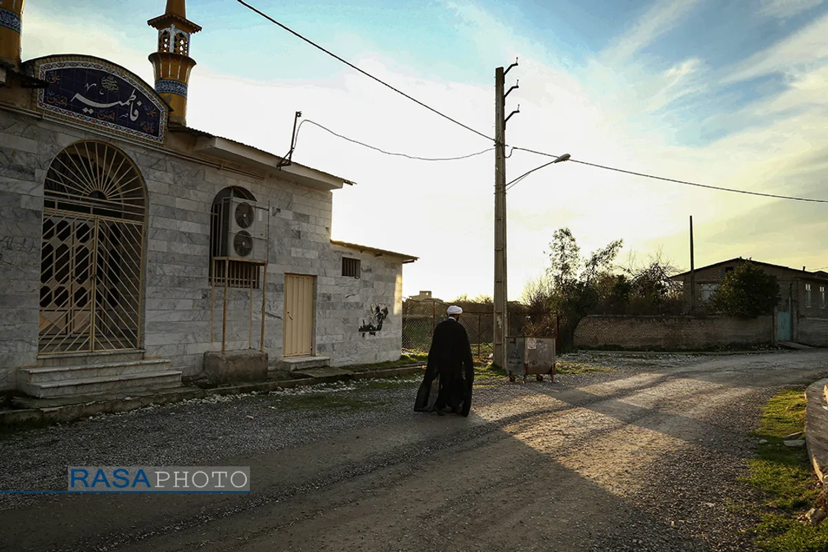 پدر، مبلغ، نان&zwnj;آور