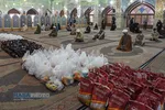 توزیع اقلام بهداشتی بین مجاورین حرم امامزاده سید علاالدین حسین (ع) شیراز