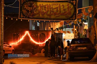 چراغانی کوچه&zwnj;ها و خیابان&zwnj;ها در قم در آستانه میلاد امام زمان (عج)