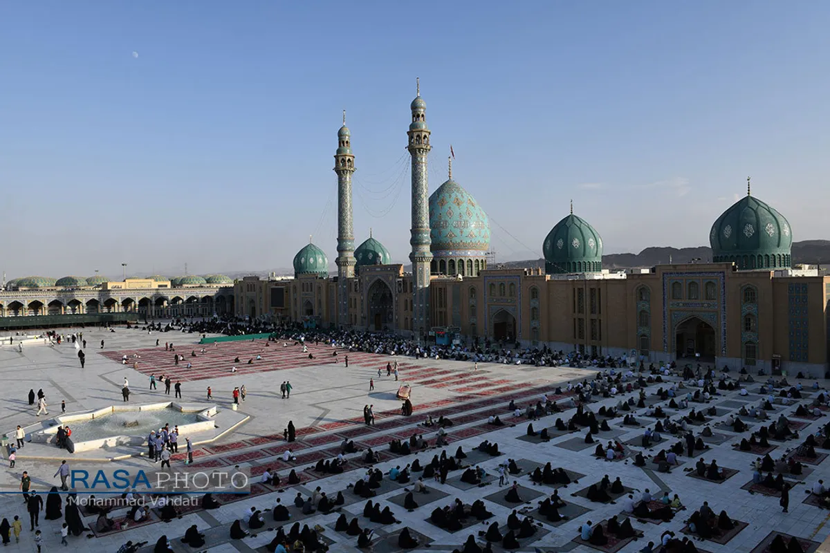 حال و هوای مسجد مقدس جمکران در روز عرفه