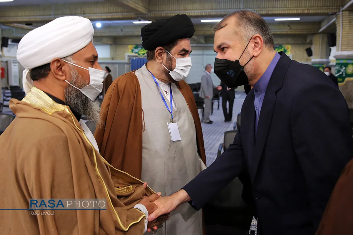 دیدار میهمانان کنفرانس وحدت اسلامى&zwnj; و جمعی از مسئولان نظام با رهبر انقلاب