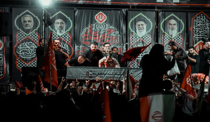 آیین وداع با شهدا در کاشان آیین وداع با شهدا در کاشان