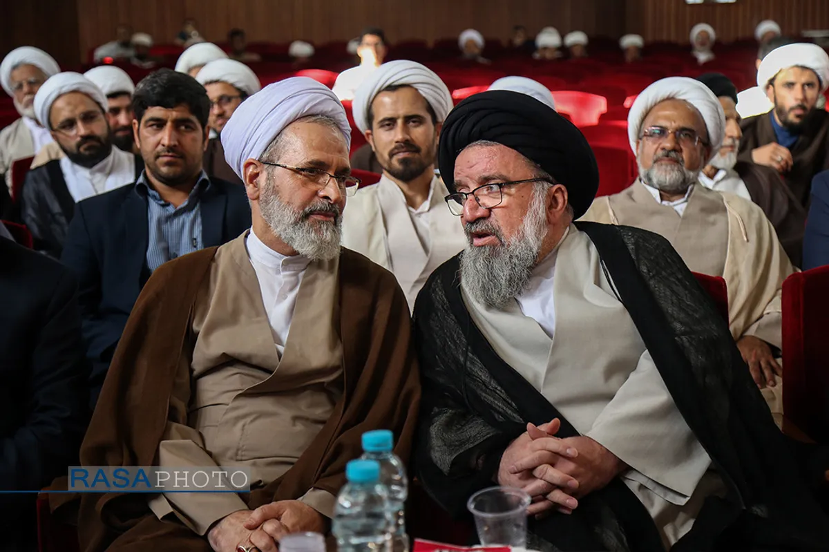 آیین رونمایی کتاب شرح نهج البلاغه متن بیانات حضرت آیت الله خامنه&zwnj;ای با سخنرانی آیت الله اعرافی مدیر حوزه علمیه
