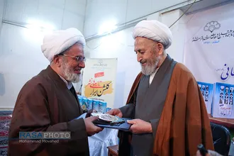 رونمایی از تازه&zwnj;های نشر گلشن ابرار توسط حضرت آیت الله سبحانی