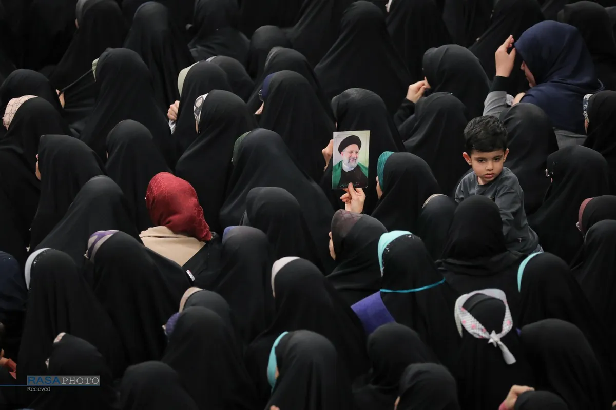 دیدار هزاران نفر از زنان و دختران با رهبر انقلاب