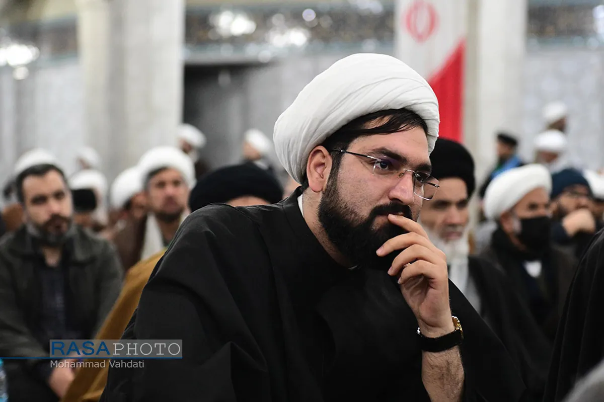 نشست صمیمی و عمومی رئیس مرکز خدمات حوزه&zwnj; های علمیه با طلاب