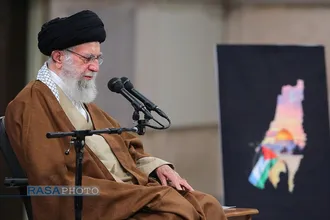 دیدار دست&zwnj;اندرکاران برگزاری کنگره ملی شهدای استان لرستان با مقام معظم رهبری