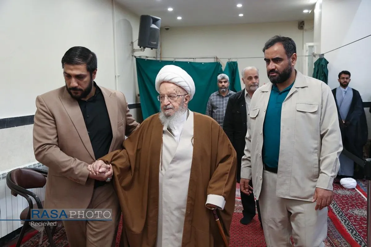 جشن عمامه گذاری تعدادی از طلاب در روز نیمه شعبان