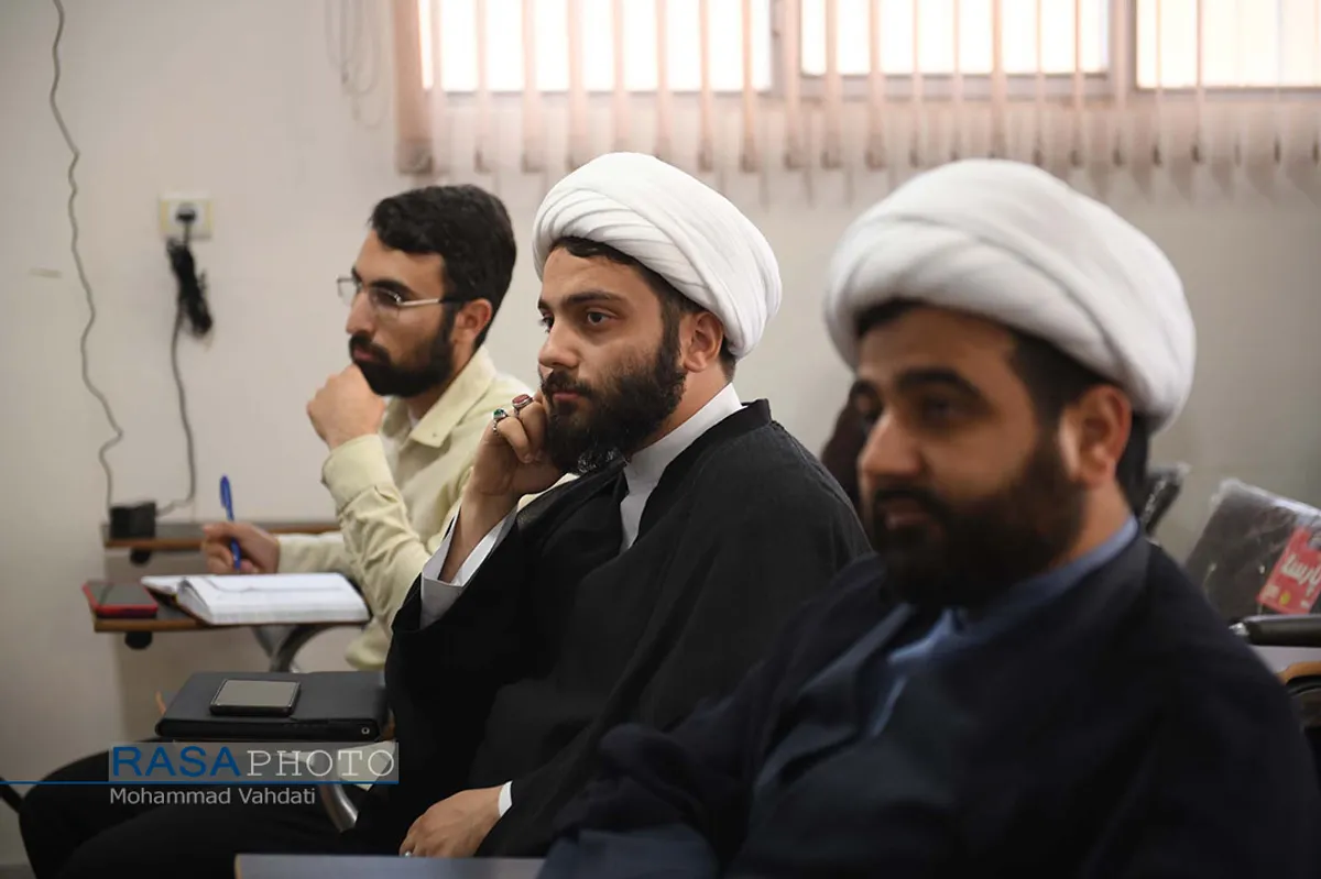 نشست نقد کتاب &laquo;تربیت اسلامی از نگاه رهبر فرزانه&raquo;