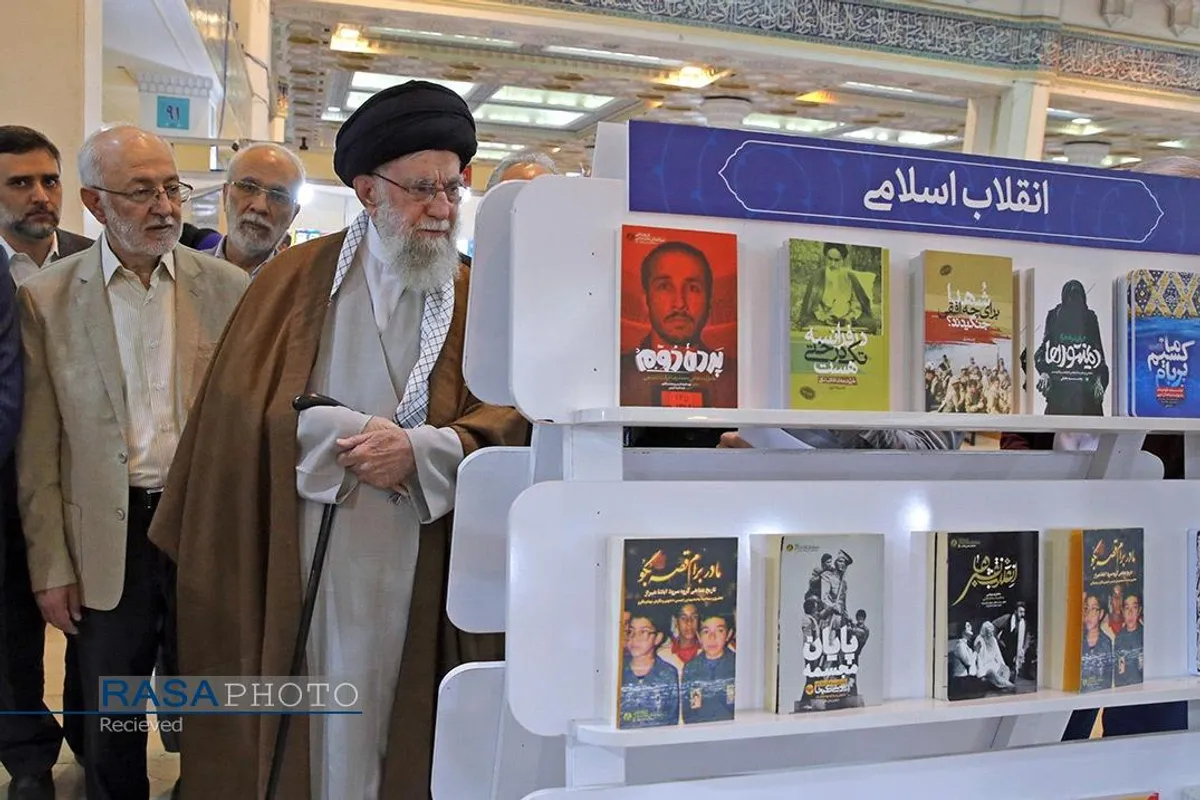 بازدید رهبر معظم انقلاب از سی و پنجمین نمایشگاه بین&zwnj;المللی کتاب تهران
