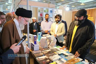 بازدید رهبر معظم انقلاب از سی و پنجمین نمایشگاه بین&zwnj;المللی کتاب تهران