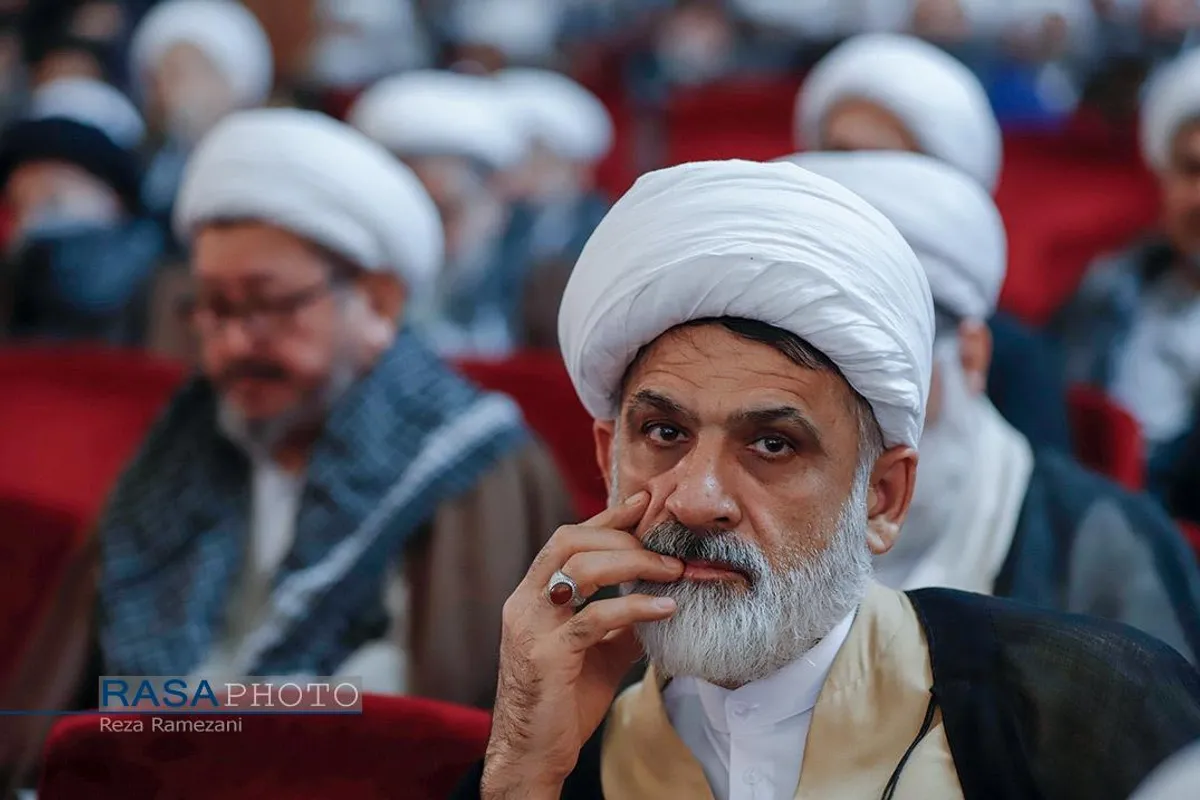 نشست تشکل اساتید سطوح عالی و خارج حوزه علمیه با موضوع "طوفان الاقصی و تحولات جهانی"