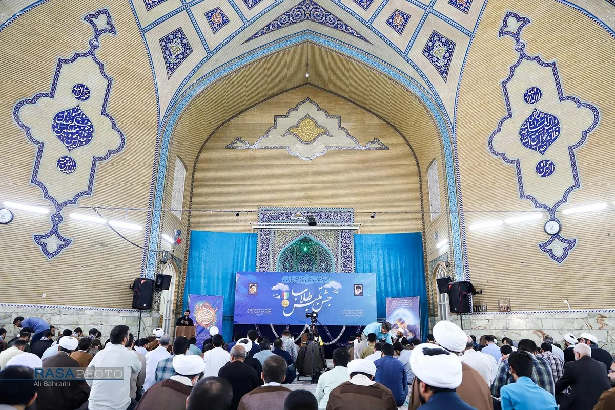 عمامه&zwnj;گذاری تعدادی از طلاب حوزه&zwnj;های علمیه در روز میلاد حضرت امام حسن عسکری (علیه&zwnj;السلام) توسط آیت الله شب&zwnj;زنده&zwnj;دار