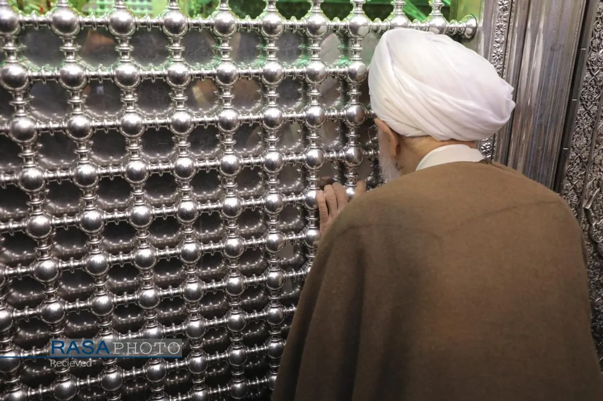 تشرف حضرت آیت&zwnj;الله جوادی آملی به حرم&zwnj;های مطهر حضرت اباعبدالله الحسین و حضرت ابوالفضل العباس (علیهما&zwnj;السلام)