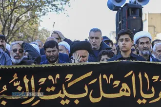 دسته عزاداری روز شهادت حضرت زهرا (سلام&lrm;&zwnj;الله&zwnj;علیها) با حضور حضرت آیت الله وحید خراسانی