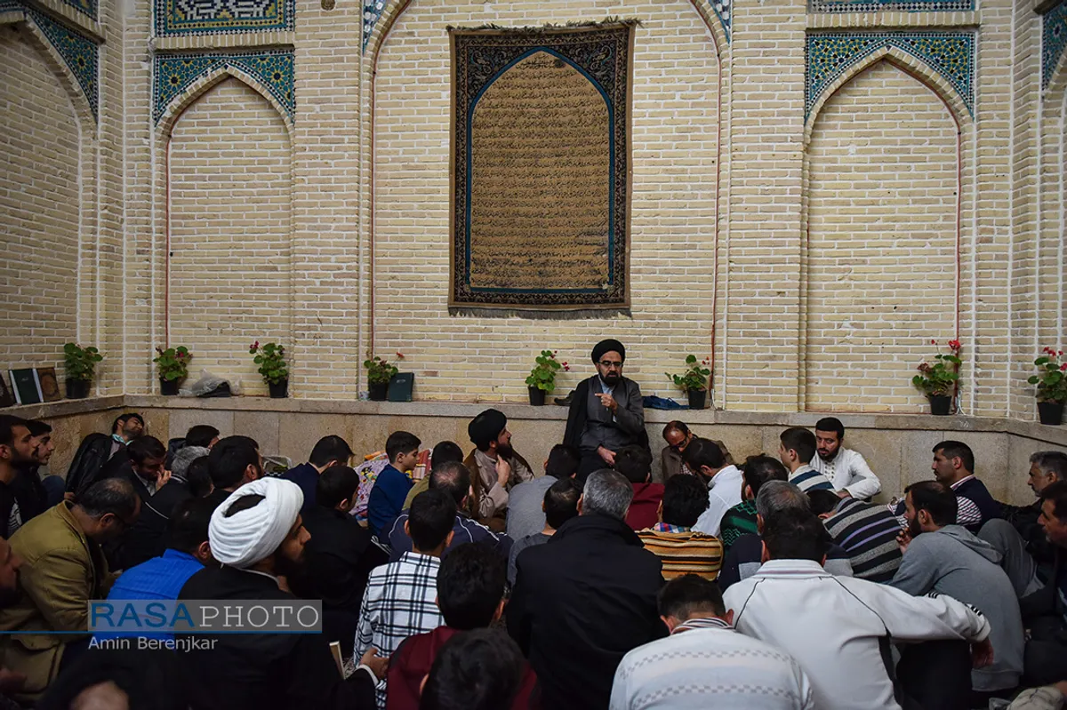 آیین معنوی اعتکاف در شیراز