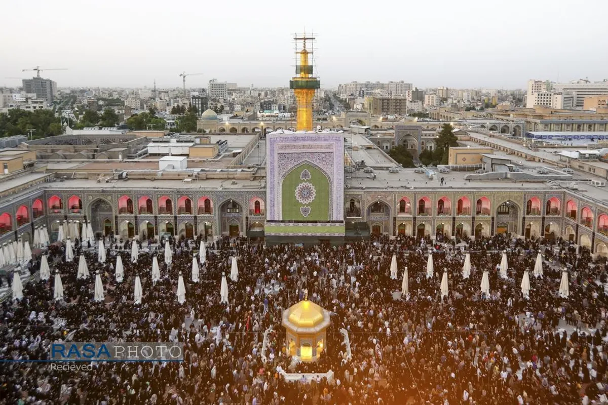 آیین اذن عزا و تعویض پرچم حرم مطهر رضوی در آغاز ماه محرم