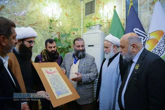 اهداء آثار هنرمندان ایرانی به موزه آستان مقدس حضرت ابا عبد الله (علیه السلام)