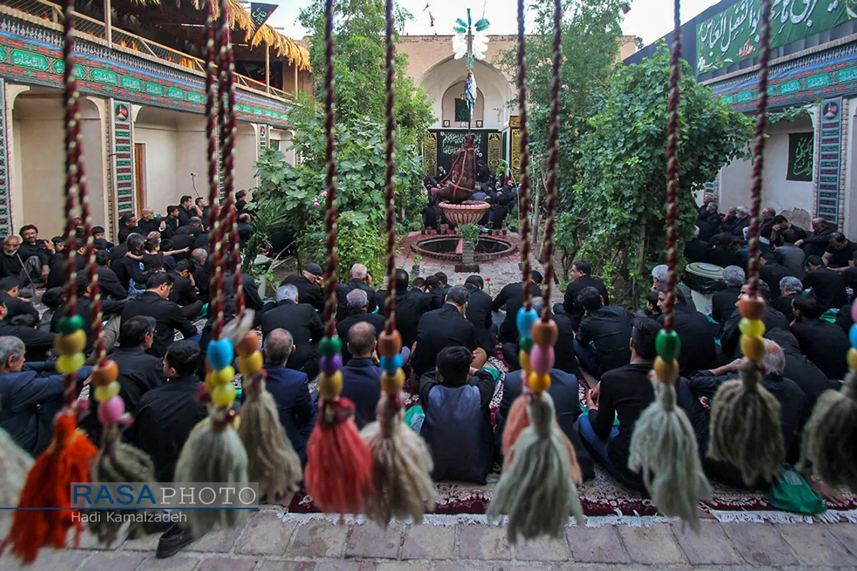 مراسم عزاداری سنتی حسن حسین (ع) در حسینیه گود بیرجند&lrm;