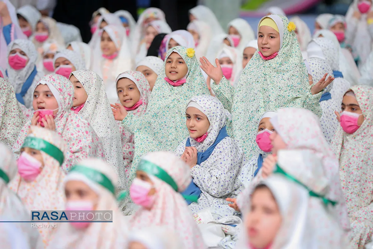 مراسم جشن تکلیف دختران دانش&zwnj;آموز با حضور مقام معظم رهبری