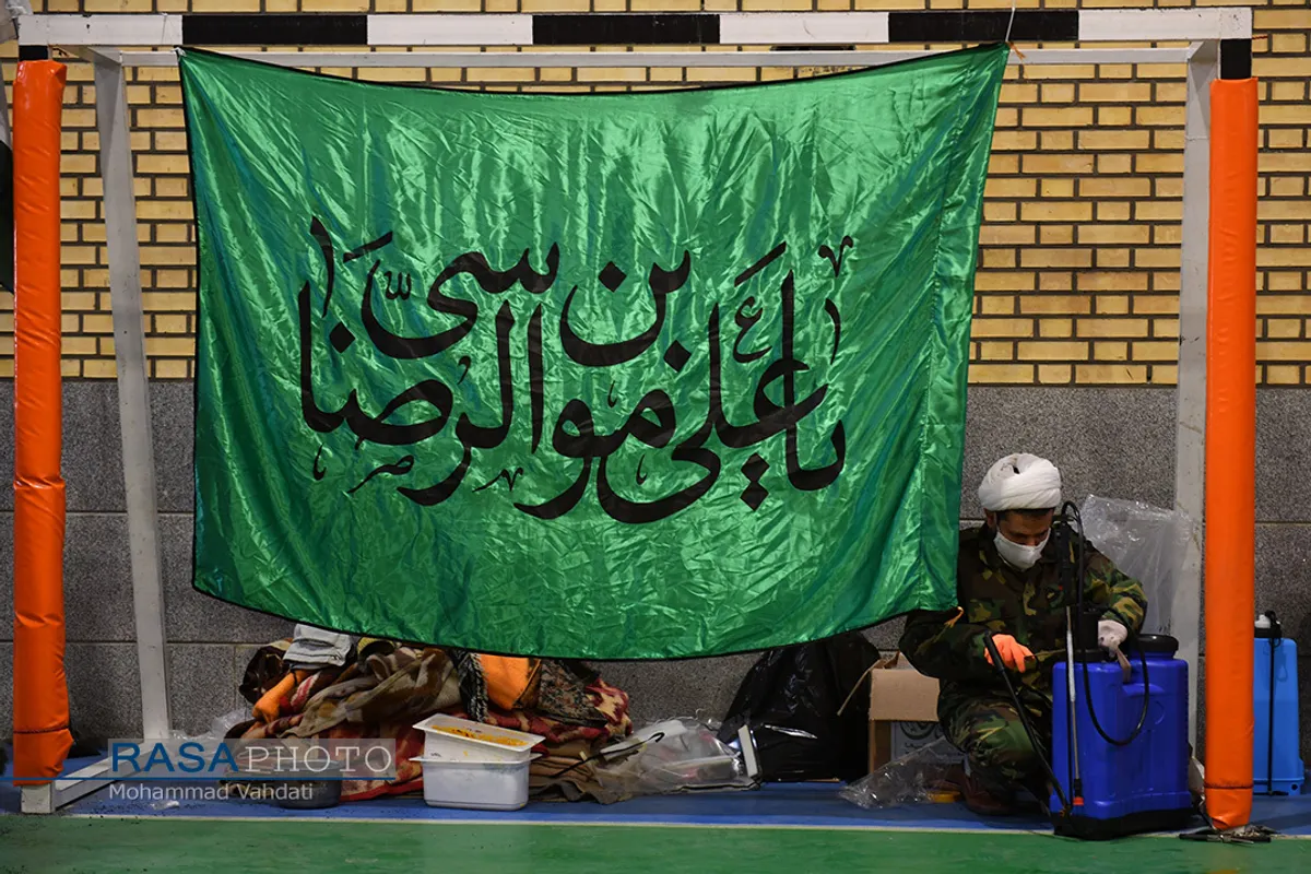 ضدعفونی معابر و توزیع اقلام بهداشتی توسط طلاب و جوانان غیر ایرانی شباب المقاومه