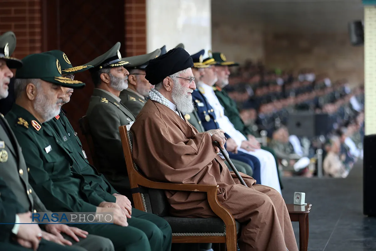 مراسم دانش&zwnj;آموختگی دانشجویان دانشگاههای افسری ارتش در دانشگاه خاتم&zwnj;الانبیاء(ص) با حضور رهبر انقلاب