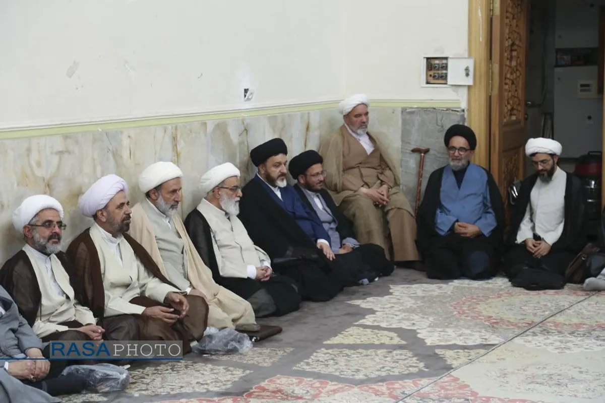 دیدار اعضای مجمع نمایندگان طلاب با آیت الله شب زنده&zwnj;دار