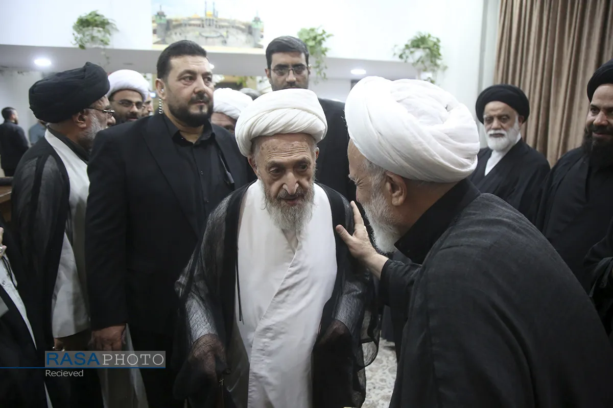 بزرگداشت رهبر شهید از سوی حضرت آیت&zwnj;الله سبحانی در حرم بانوی کرامت
