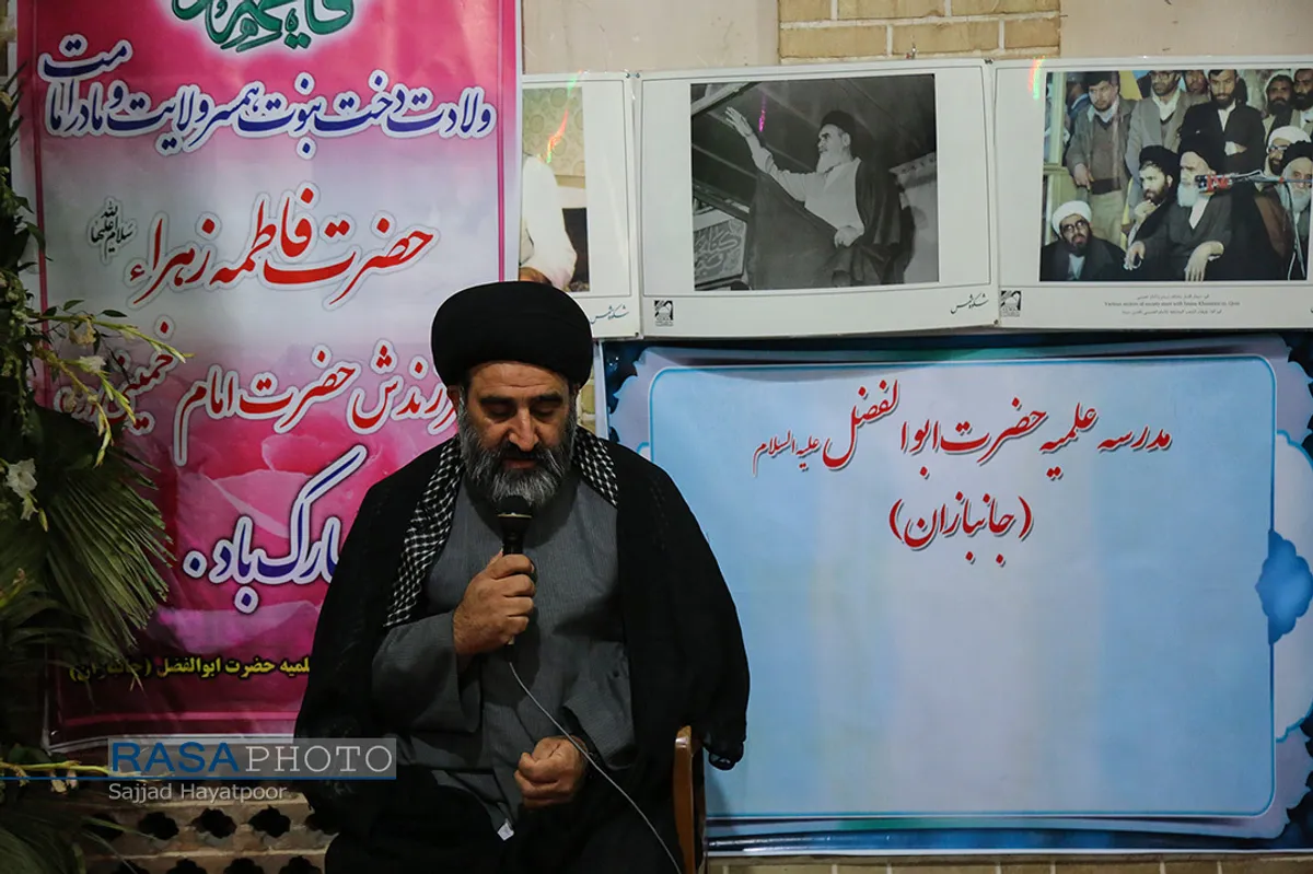حضور تعدادی از طلاب جانباز در بیت امام راحل (ره)