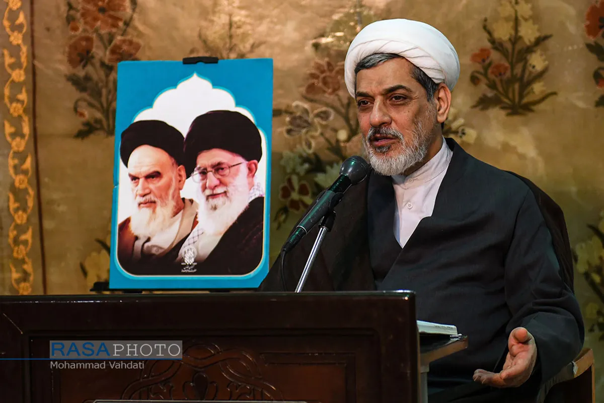 سخنرانی حجت الاسلام والمسلمین رفیعی بصورت پخش زنده از شبکه سه سیما و ضبط برای پخش از شبکه استانی قم در ساعت 12/30