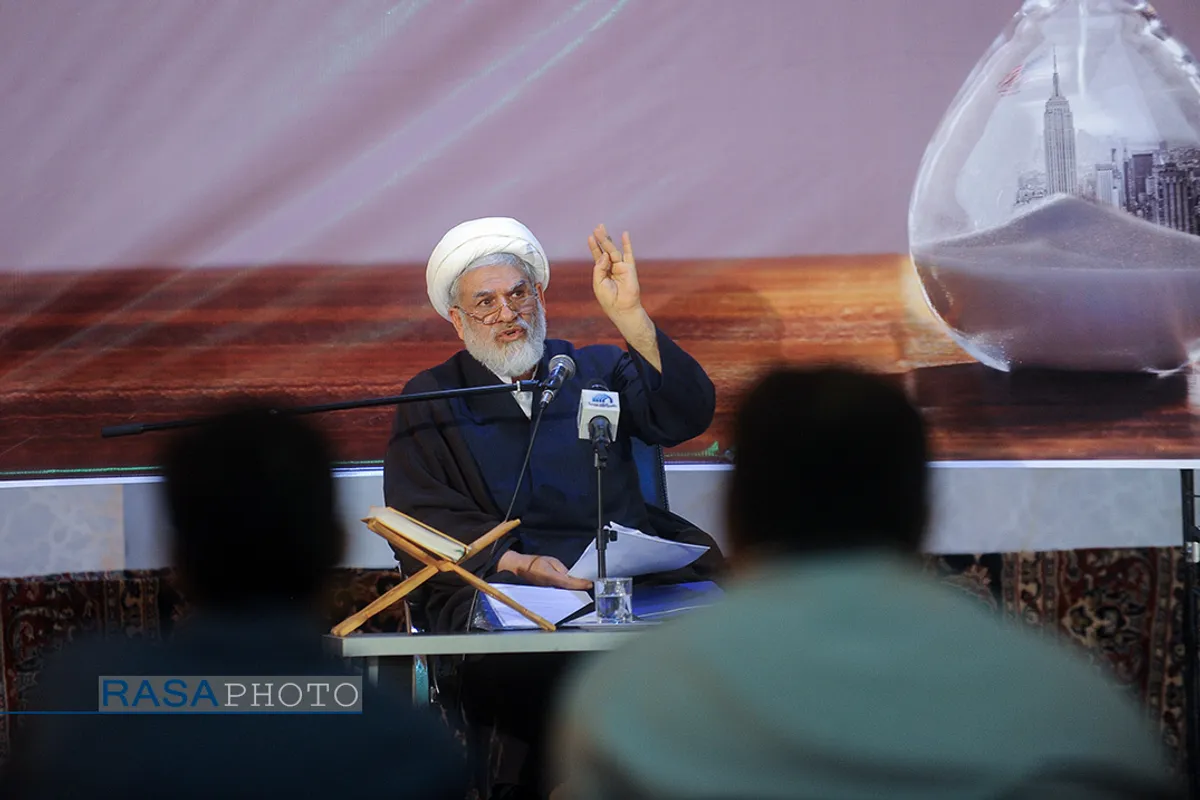 حجت الاسلام والمسلمین سعید بهمنی عضو هیأت علمی پژوهشکده فرهنگ و معارف قرآن کریم | همایش&zwnj; افول آمریکا؛ سنت و وعده الهی