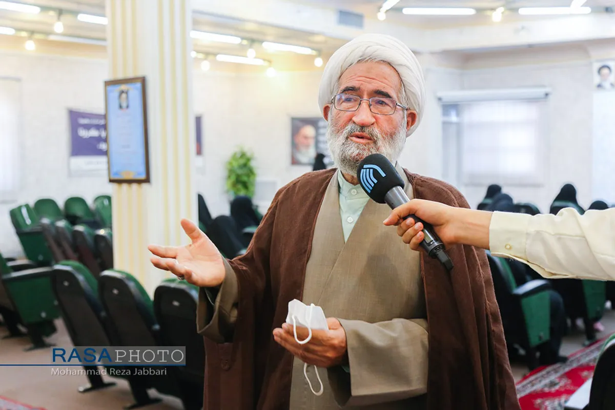 نشست بصیرتی و تحلیلی با موضوع "مبانی نقش مردم در نظام اسلامی"