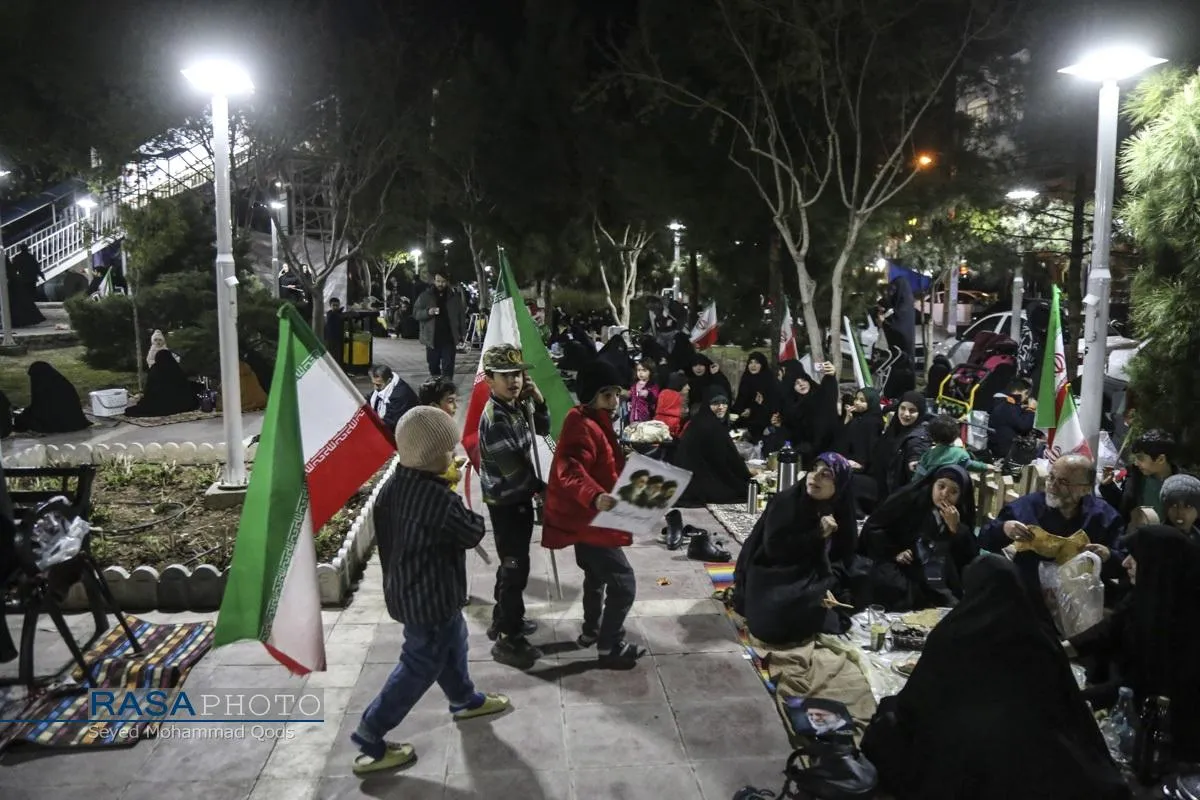 از افطار تا سحر، پاسداری تاریخی مردم از انقلاب